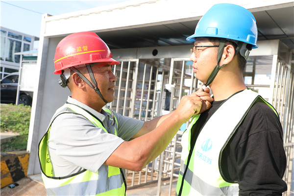 1694594018438907GJNV.jpg 0C9A0250.jpg