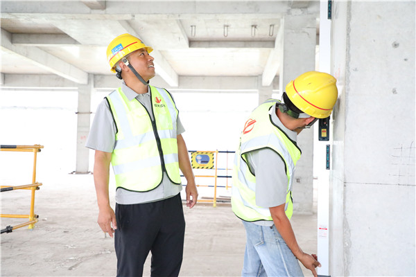 17013101077406947w9X.jpg 0C9A8277.jpg