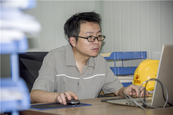 16662478987308660WT3.jpg Áõ²¨ÔÚ¶«¹Ø¿Æ´´´óÏÃÏîÄ¿°ì¹«ÊÒ¿´¼Æ»®.jpg